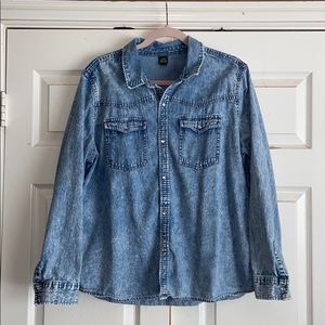 Distressed Denim Button Up | XXL